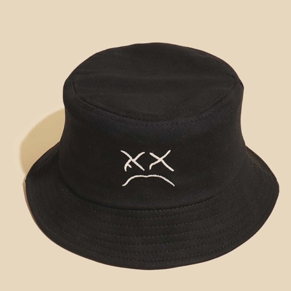 🌺 Black Bucket Hat